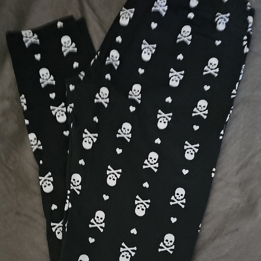 No Boundaries Black Skull Leggings